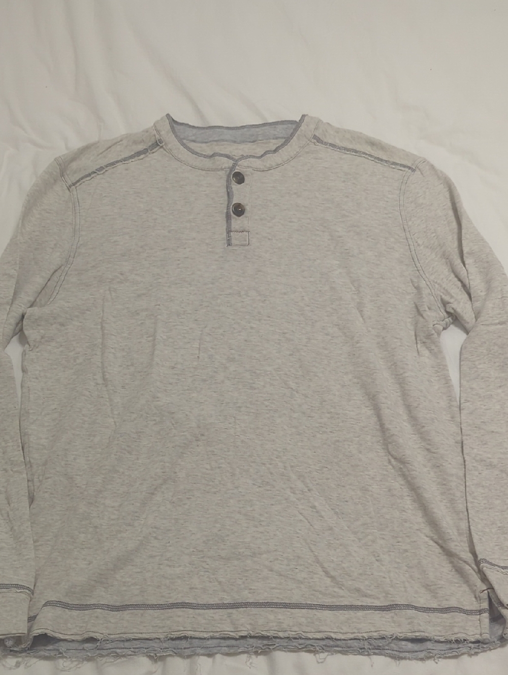 Men's Light Gray Long-Sleeve Henley Shirt